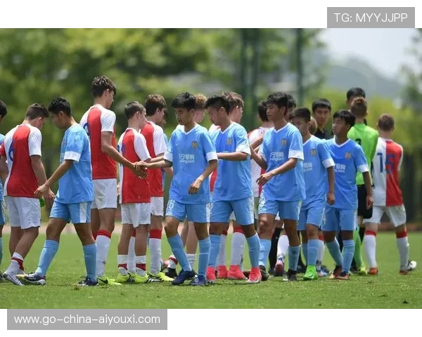 中国青训出海潮:新生代球员为梦想“逆风起飞” 中国青训出海潮:新生代球员为梦想“逆风起飞”
