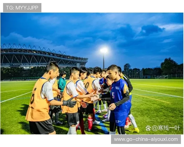 俱乐部在青训体系上与高校达成合作,普通青训俱乐部方向 俱乐部在青训体系上与高校达成合作,普通青训俱乐部方向