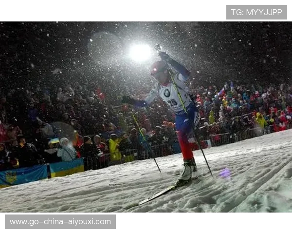 冬季两项世界杯赛场风雪考验运动员体能，冬天举办世界杯